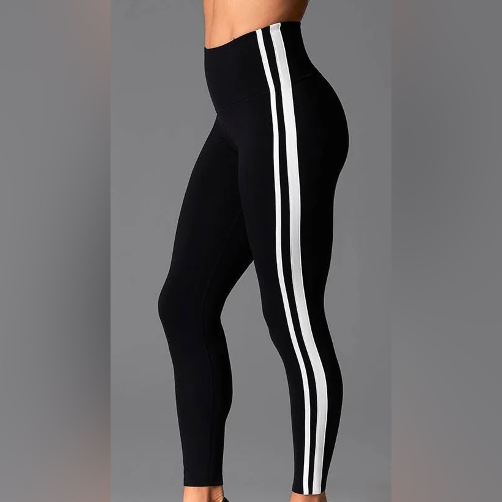 NWOT Tavi High Waisted 7/8 Stripe Tight - Medium